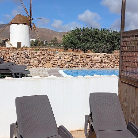 Encantadora Casita Con Molino Y Piscina Antigua  Exterior photo